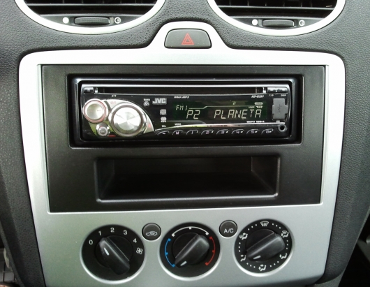 Ford Focus Montaż własnego radia w miejsce standardowego