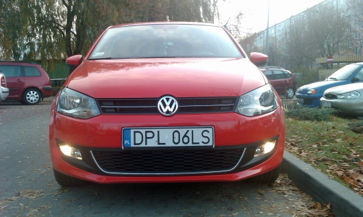 Volkswagen Polo Poli :) - Wymiana Żarówek W Światłach Do Jazdy Dziennej P21W • Blog Auta • Autowcentrum.pl